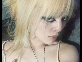 camgirl playing with vibrator SusaneSanchez