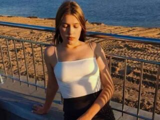 masturbating cam girl SuziBarringer