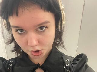 girl showing tits TracyLilith