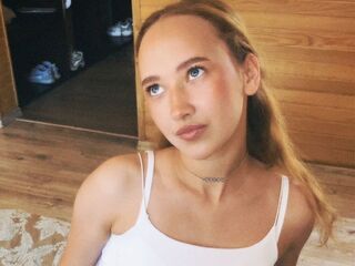 camwhore shaving pussy VeniceMidden