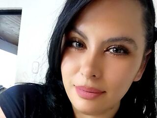 topless cam girl YeralDiaz