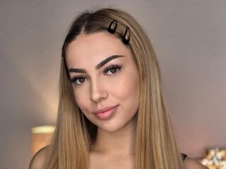 naked camgirl picture ZaraPlaya