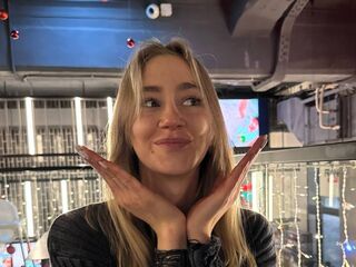 camgirl chatroom ZenaDeruiter